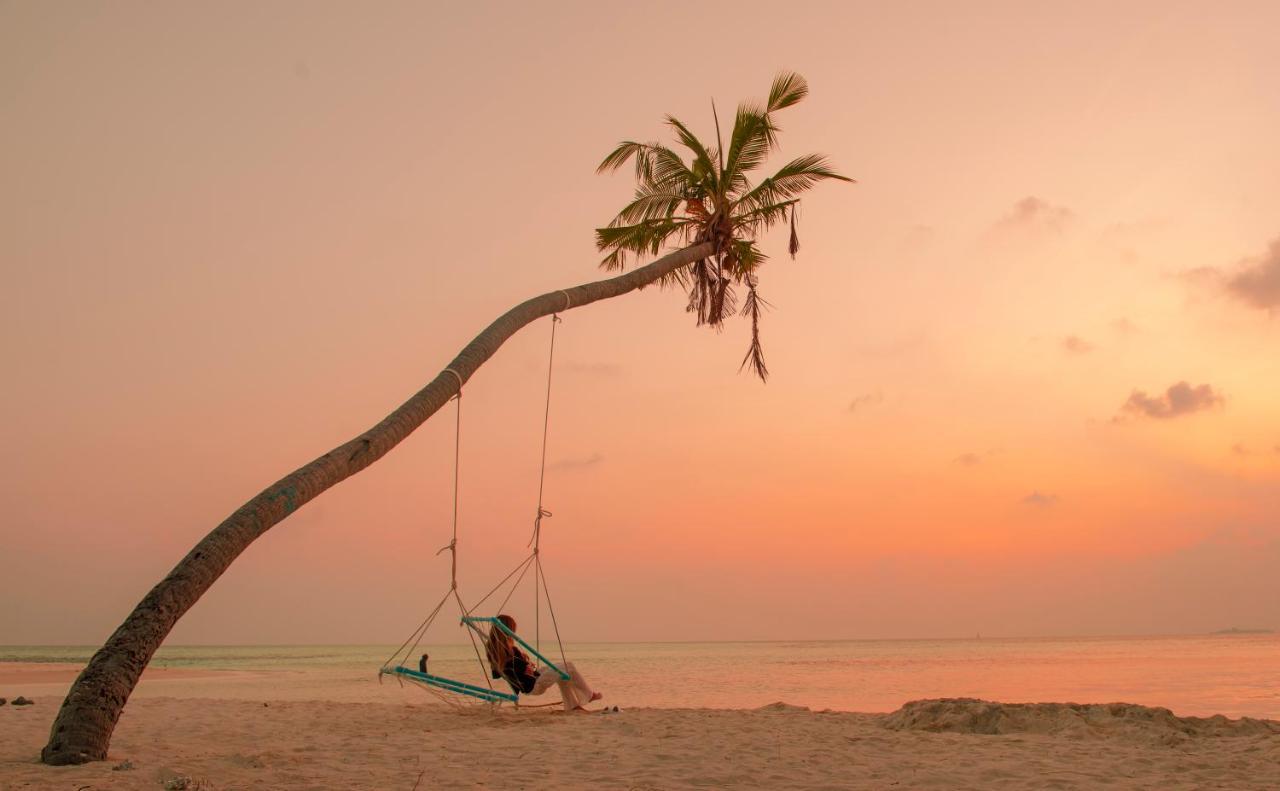 Sunset Beach View Dhangethi Bagian luar foto